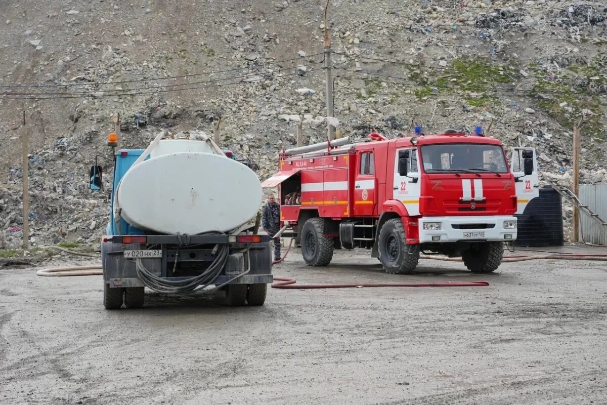    В Новороссийске реконструируют загоревшийся на горе Щелба мусорный полигон