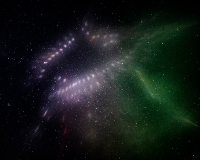    Необычное свечение в небе запечатлел житель КарелииВиталий Никулин