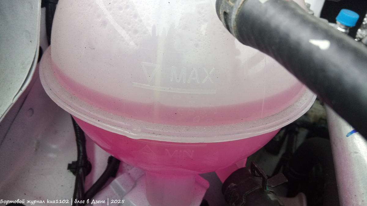 Видите песок на ободе бачка? Это говорит о качестве герметизации подкапотного пространства. Автор фотографии kua1102