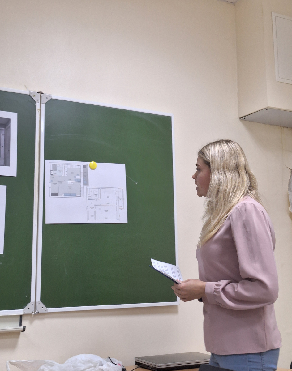 Отличный дизайнер, творец! Ответственна и в учёбе, и дома. Предупредила, что надо защититься пораньше, чтобы убежать на день рождения в семью. Всё отлично! Альбом без замечаний подготовила. Молодец! Поздравляю! Большого плавания в дальнейшем!