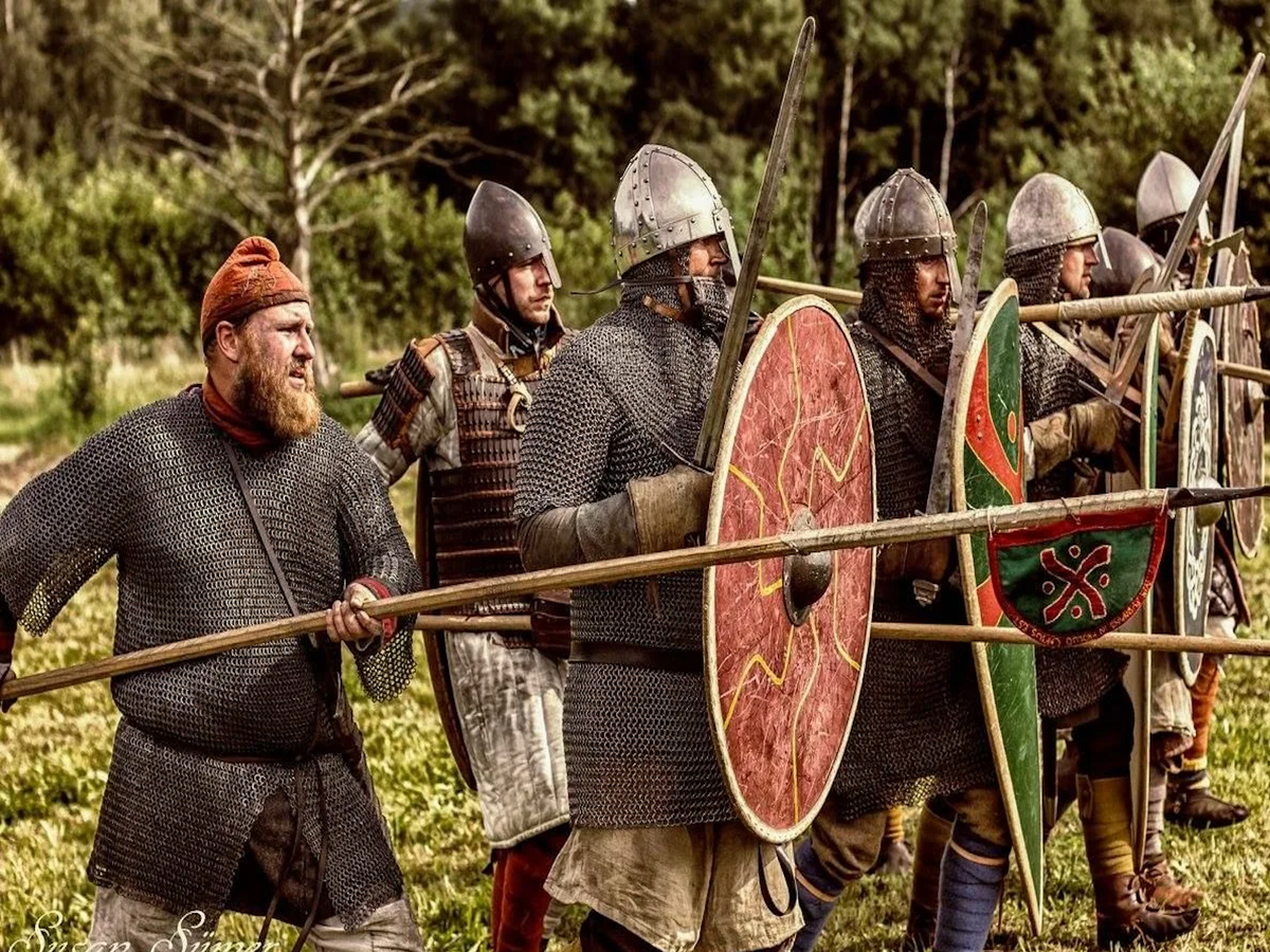 Будущие женихи пошли зарабатывать на "чашку кофе".