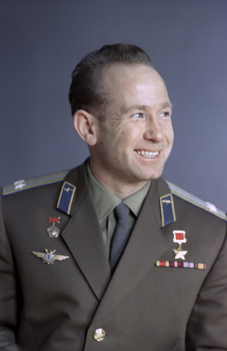 Алексей Леонов