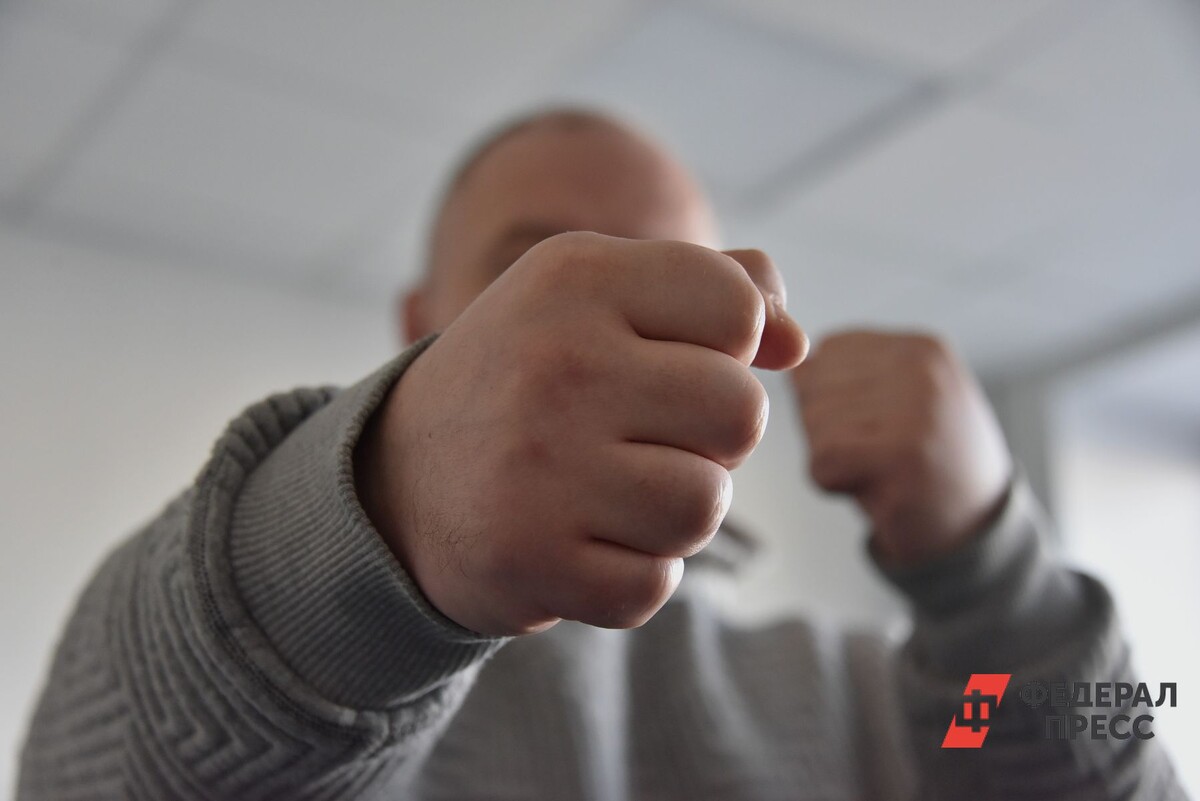 21-летний житель Каменска-Уральского Дмитрий Харитонов сообщил, что стал еще одной жертвой преступной группировки Анашкина.  Фото: ФедералПресс / Полина Зиновьева