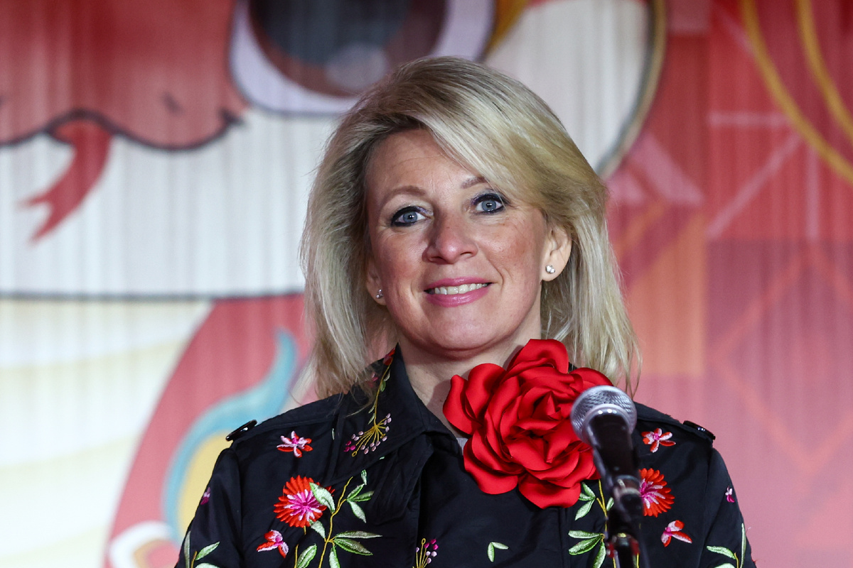 Мария Захарова уверена, что у Лолиты Милявской карьера идет в гору. Фото: Shatokhina Natalia / Global Look Press