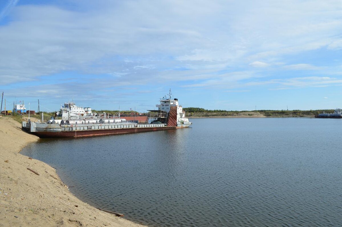 © A. L. (loading) / Wikimedia Commons / CC BY-SA 4.0 (Суда в Жатайском затоне, 2017 г.)