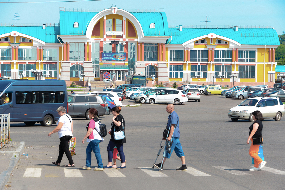 Фотографии из архива музея имени В. Бианки и редакции