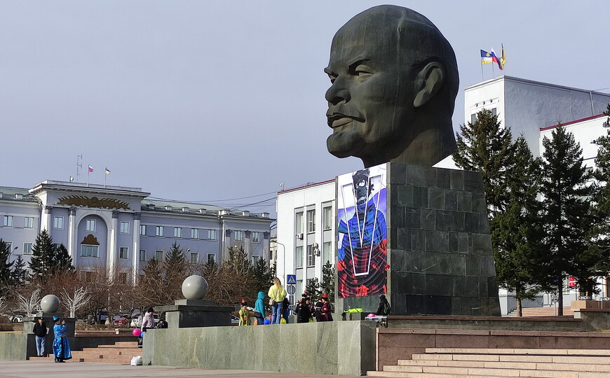 Гигантский Ленин и буддистский храм: какой сейчас Улан-Удэ и что в нем посмотреть туристу