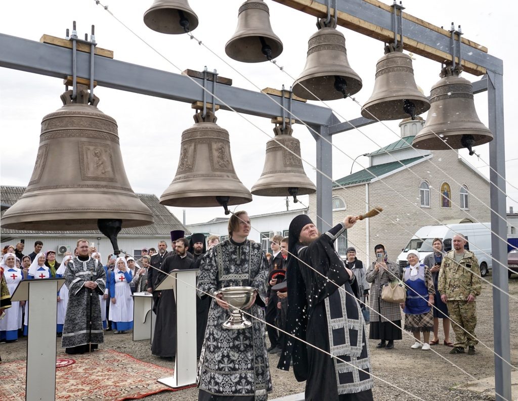    Новую звонницу освятил епископ Ейский и Тимашевский Серафим Лариса Криволуцкая