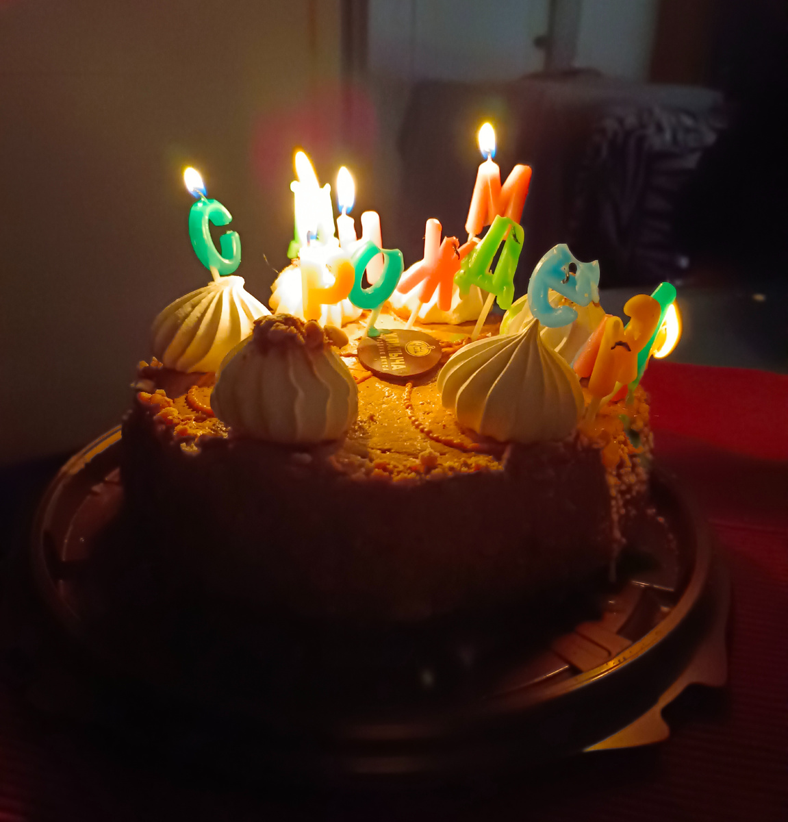 в течении 50 лет даже не подозревала, как оказывается классно задувать свечи на торте!