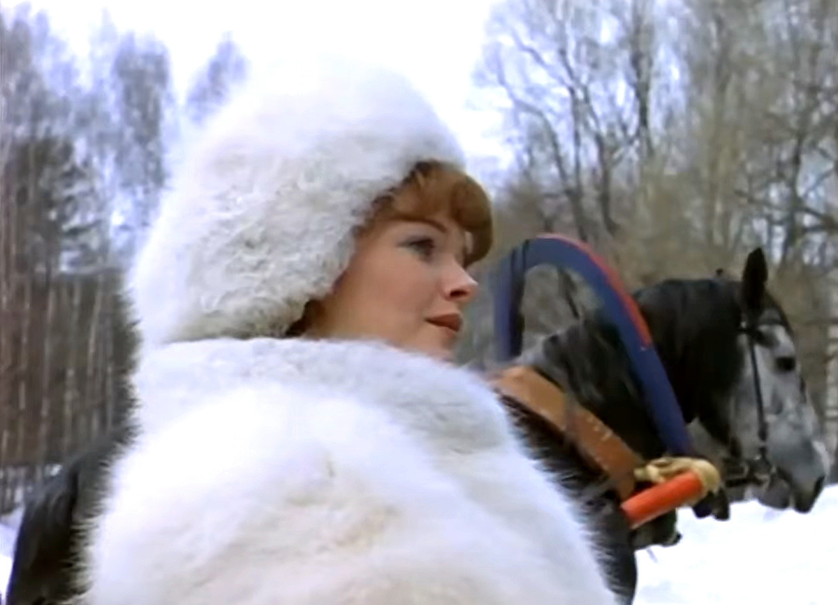 Кадр из кинофильма "Чародеи", 1982 г., режиссер Константин Бромберг, сценаристы Аркадий Стругацкий, Борис Стругацкий, композитор Евгений Крылатов (скриншот)
