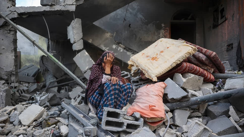 Разрушенный жилой дом в лагере беженцев Нусейрат .📷Фото: EYAD BABA / AFP