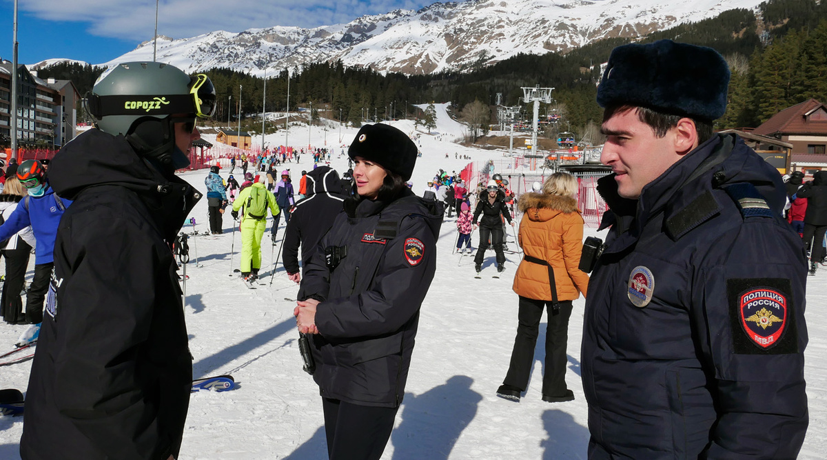 Сотрудники полиции регулярно проводят рейды для обеспечения безопасности граждан на курортах КЧР
