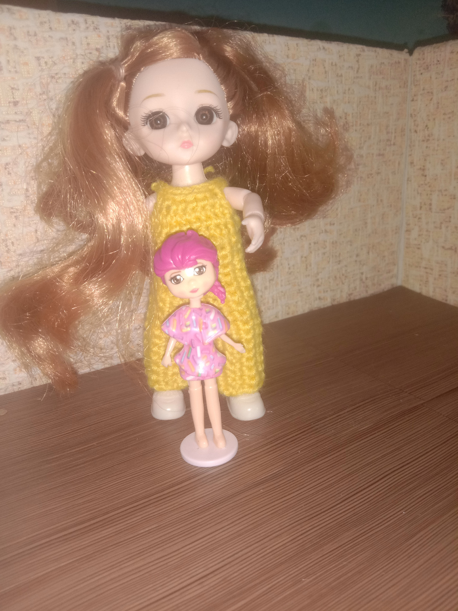 Алиса и её любимая кукла