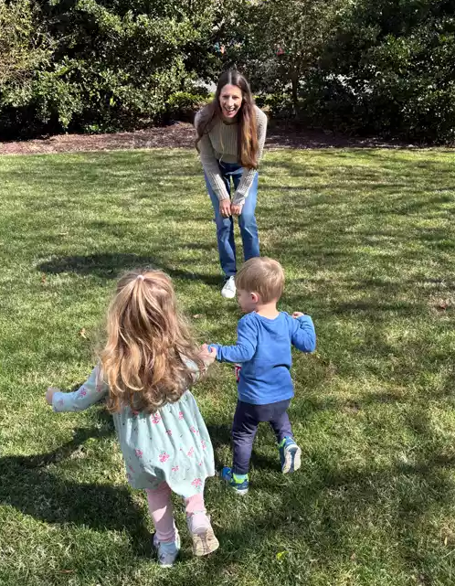 Эрин Хилл с своими детьми