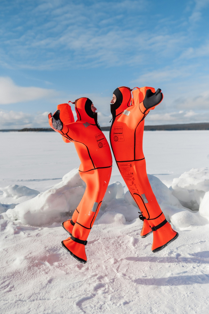    Тюлени присоединились к купающимся в Белом море туристам"Мурманск туры/Териберка/Кильдин/Polar Fox" / VK