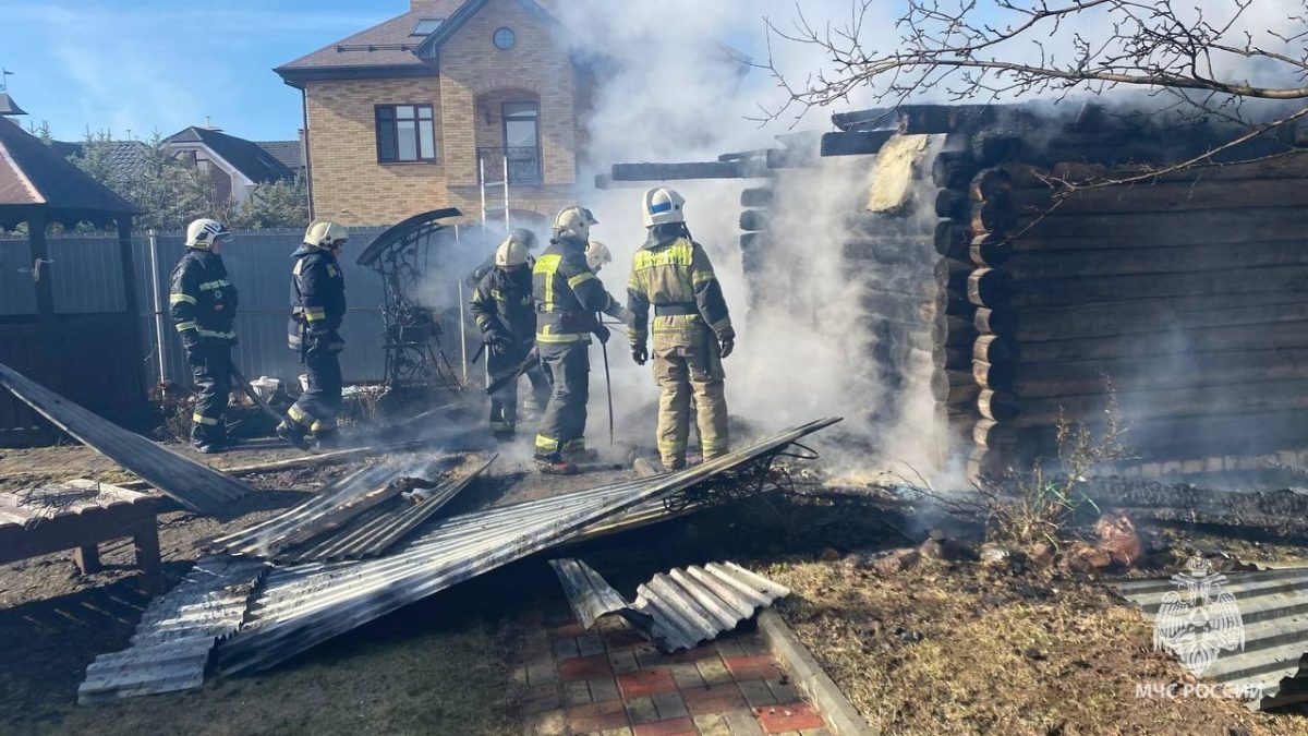    Площадь пожара составила 32 квадратных метра