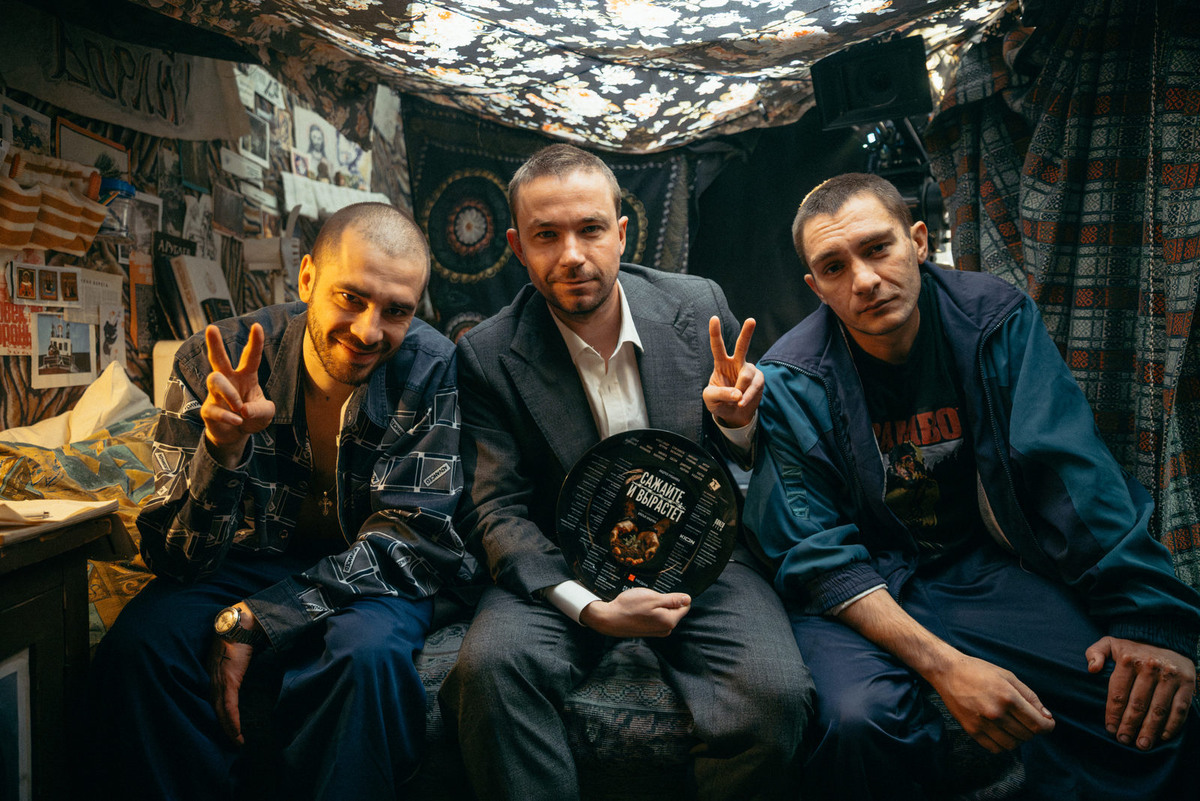 В драме также снимаются Никита Павленко, Дмитрий Колчин и музыкант Хаски.