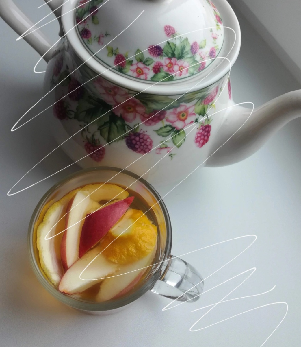 Чаёк с кусочками фруктов. Фотоколлаж - собственность автора канала.