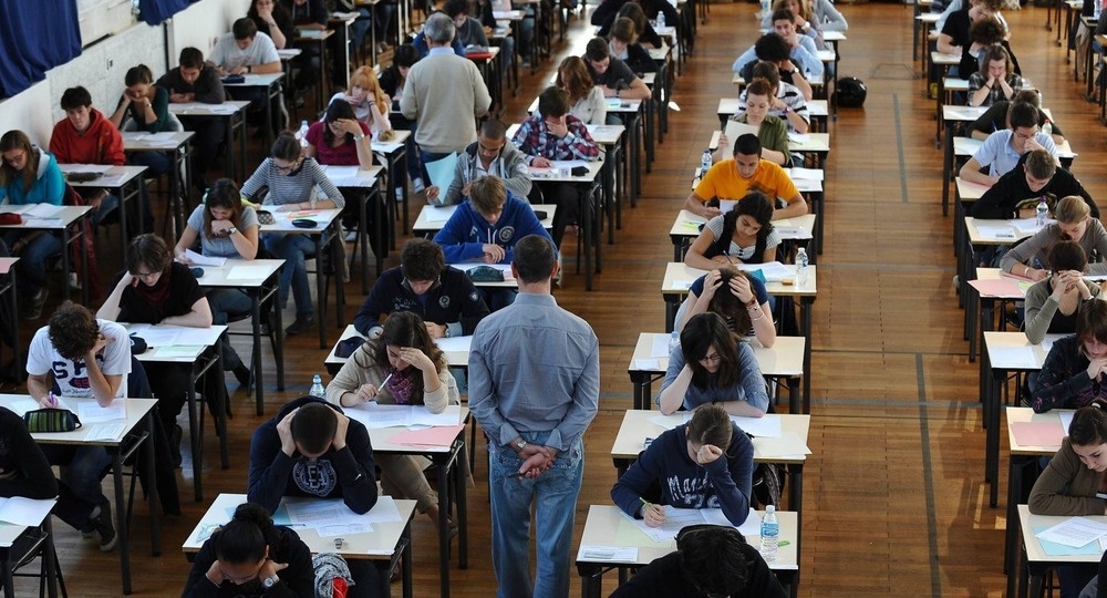 Экзамен во Франции. Фото tildacdn.com