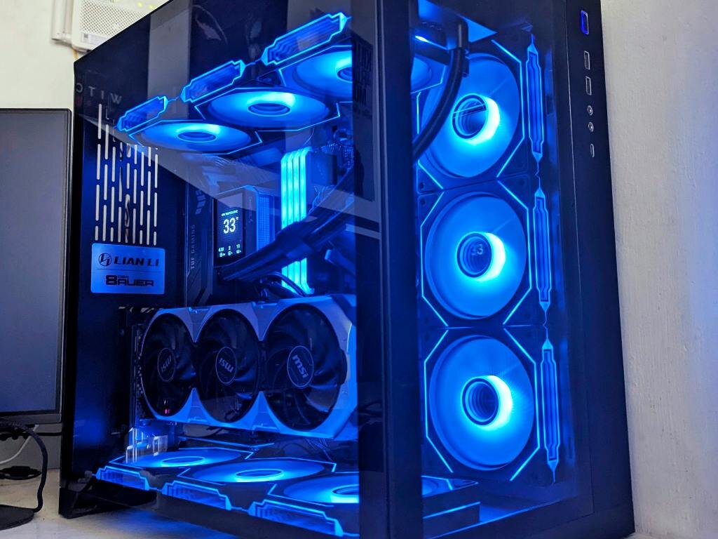 Источник фото: https://unsplash.com/photos/a-computer-tower-sitting-on-top-of-a-desk-4gbbKX63V5I