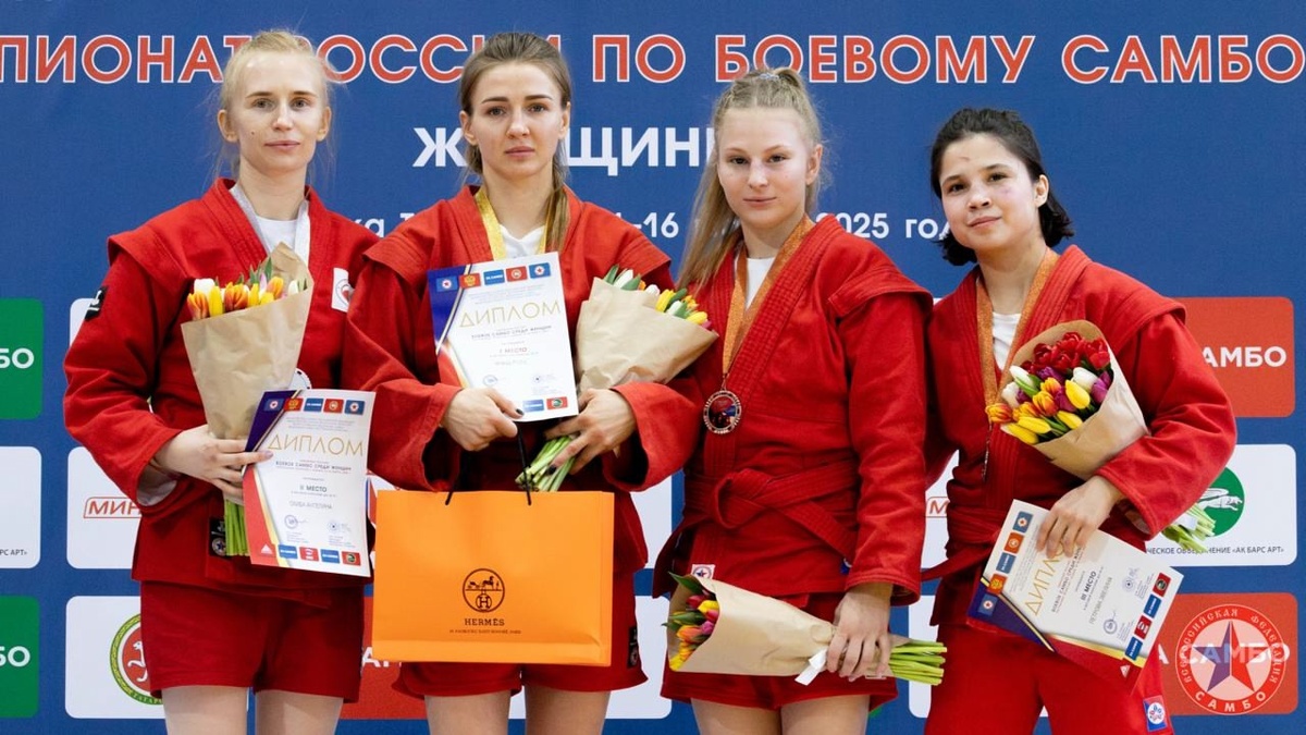   Вартовчанка Ангелина Жукова завоевала бронзу на чемпионате России по боевому самбо