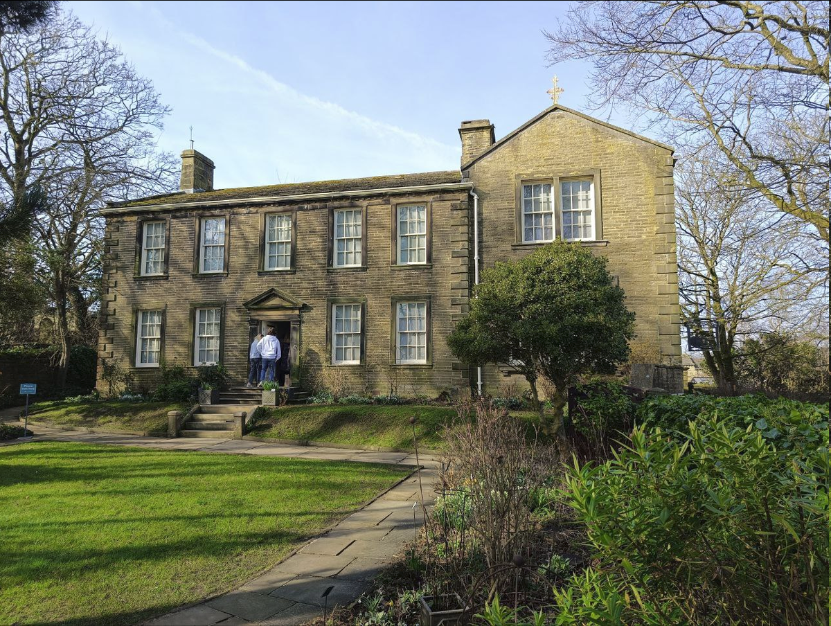 Пасторский дом семьи Бронте, в котором сегодня музей Бронте