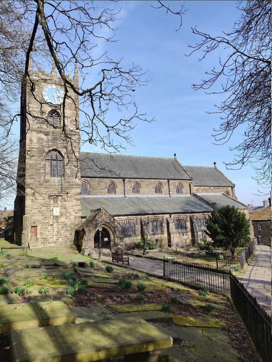 Церковь, где служил 41 год Патрика Бронте