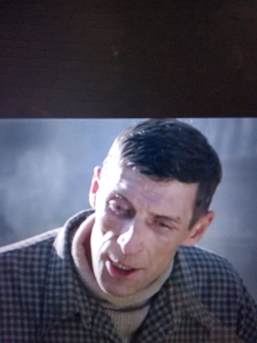 3. Игорь Савочкин. Актёр сыграл лидера банды Ворона. Он умер 17 ноября 2021 года в возрасте 58 лет в больнице от рака печени!