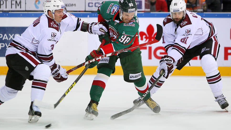 Федор Малыхин (в центре).📷Фото: Ильнар Тухбатов / Коммерсантъ