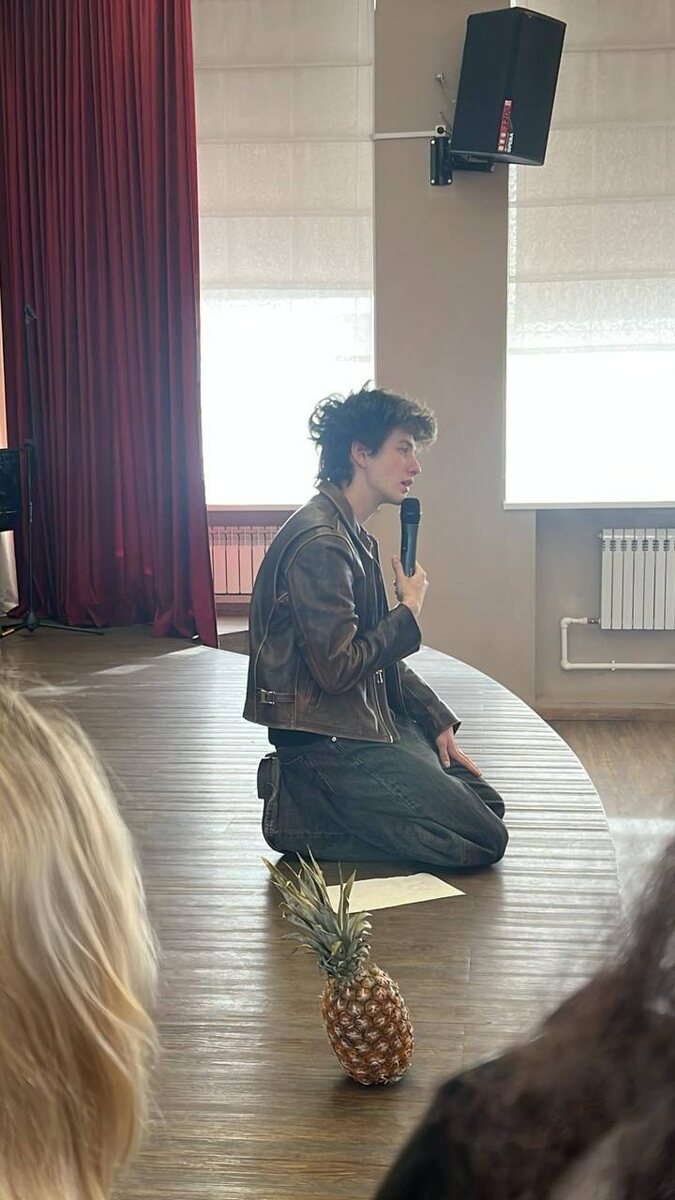    Марк Эйдельштейн пообщался с учениками родной нижегородской гимназииСоцсети