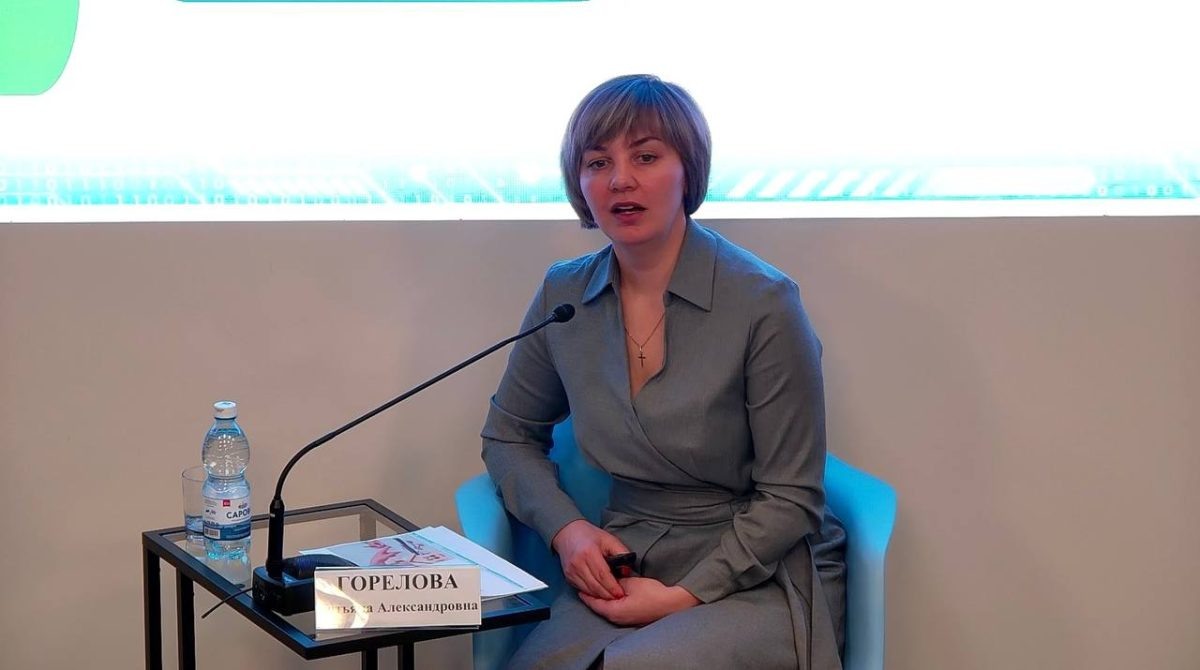    Татьяна Горелова отметила, что в России работают кол-центры Росреестра, где можно получить консультации по оформлению документов, госпошлинам и другим вопросам