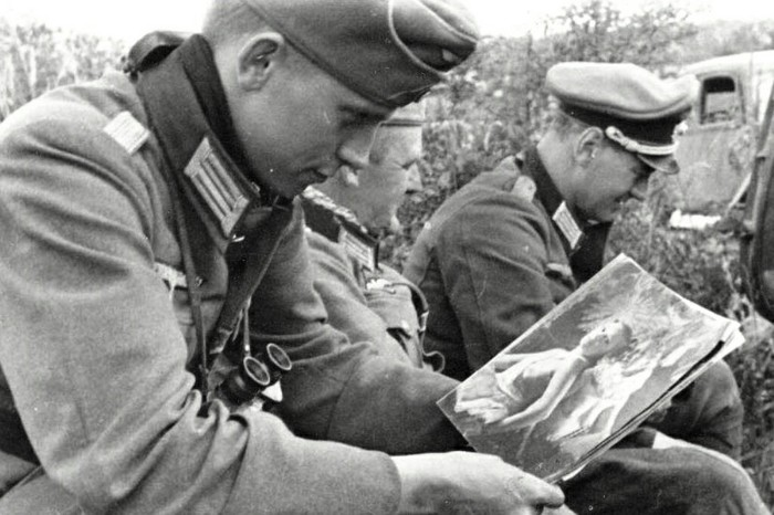 Обеспечение своих солдат и офицеров женской лаской гитлеровцы считали делом государственной важности