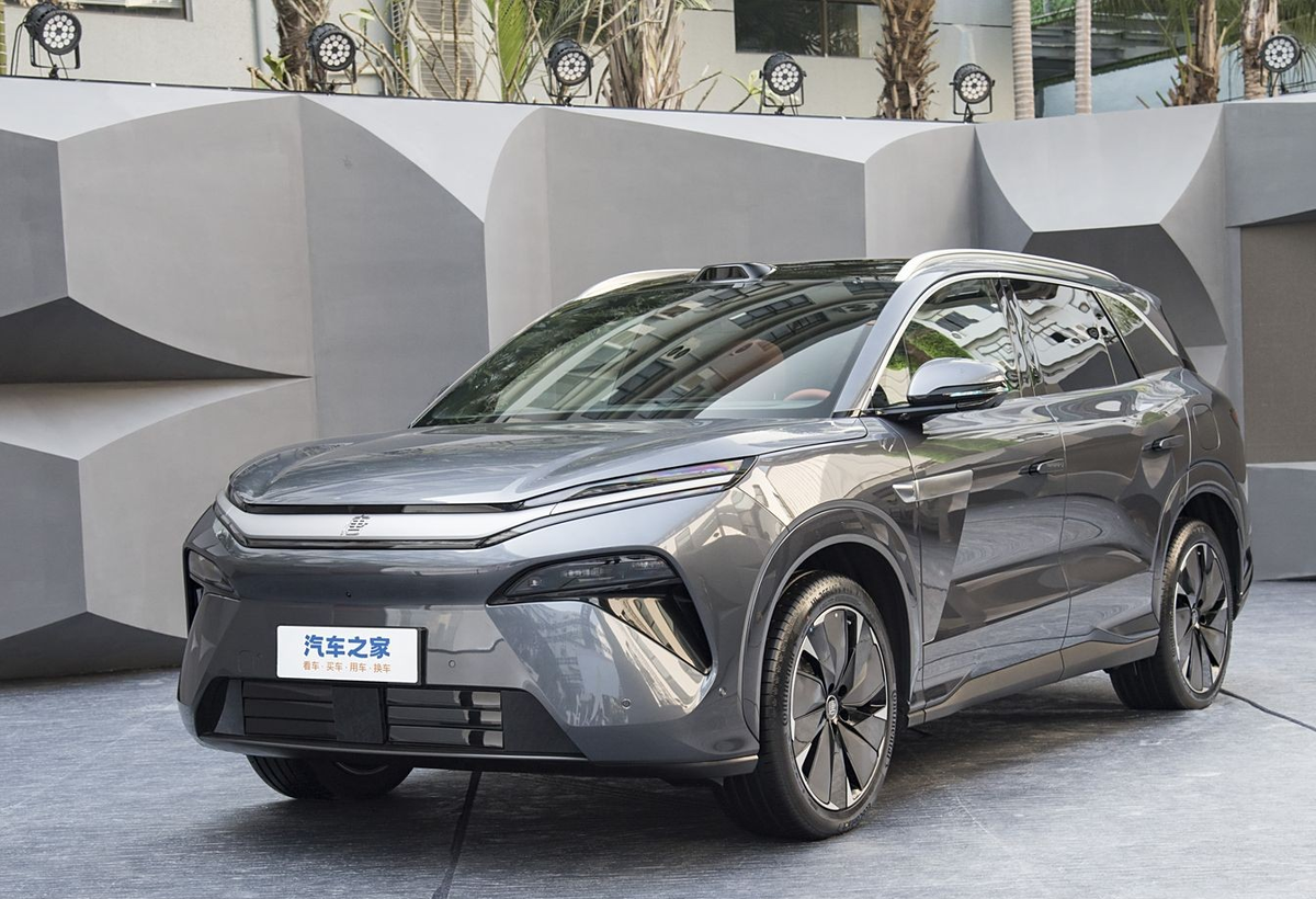 BYD Tang L