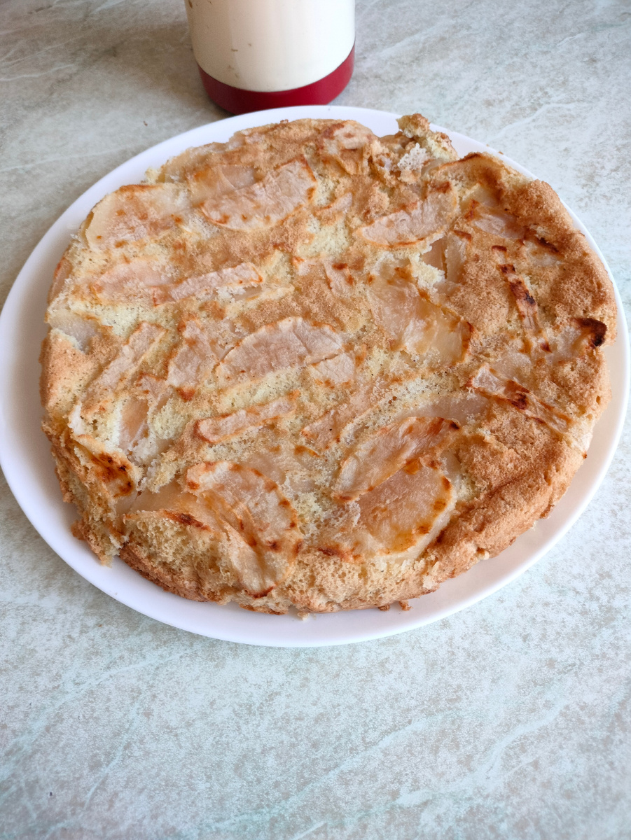 Фото автора. Только что испеченная шарлотка