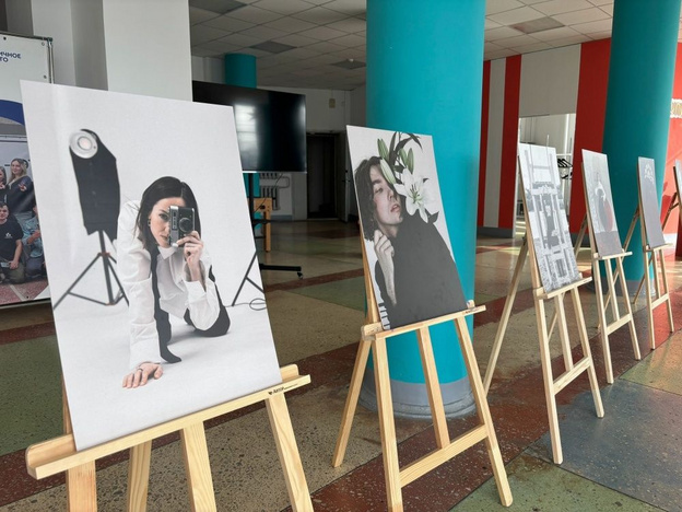    В Кирове открылась выставка памяти фотографа Ирины Окишевой