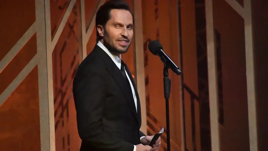    АЛЕКСАНДР РЕВВА, СИМВОЛ НЕ ТОЛЬКО ТИПИЧНОГО "ИСПУГАННОГО ПАТРИОТА", НО И "ШУТНИКА-ПОШЛЯКА", СНОВА НА НАШЕМ ТВ. ФОТО: KOMSOMOLSKAYA PRAVDA/ GLOBAL LOOK PRESS