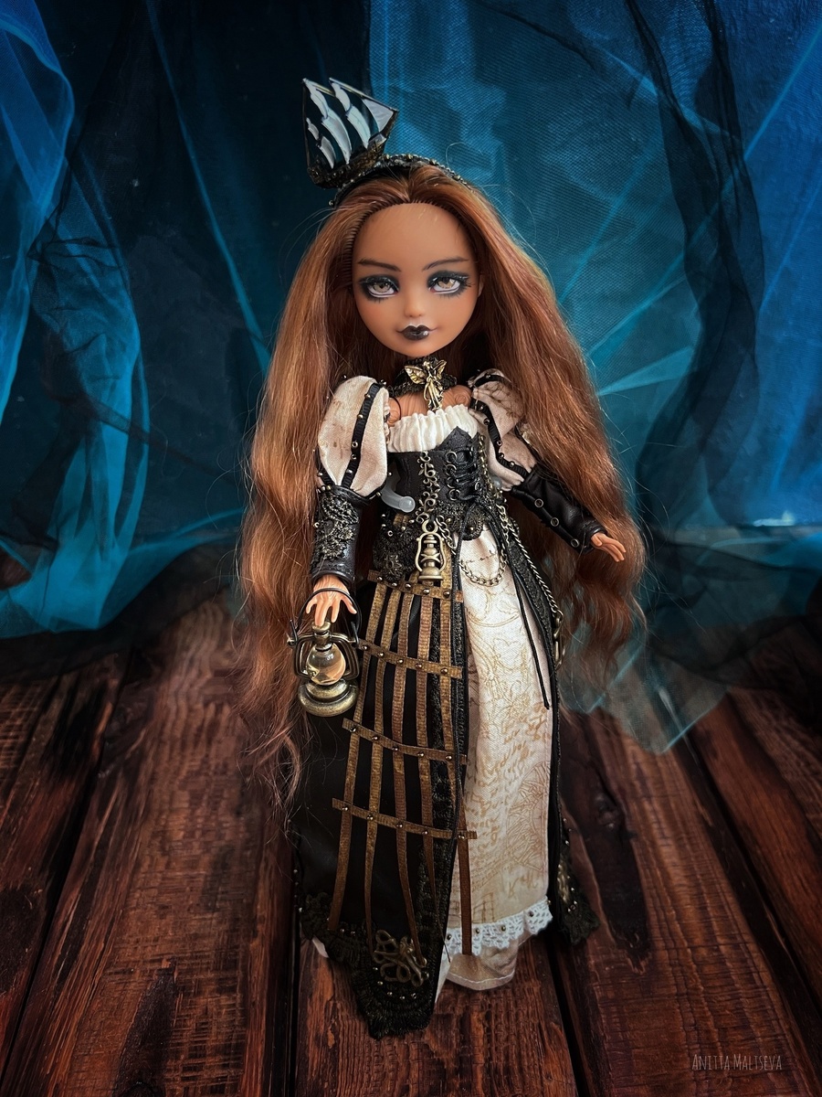 Девушка-Корабль - бывшая Буратино