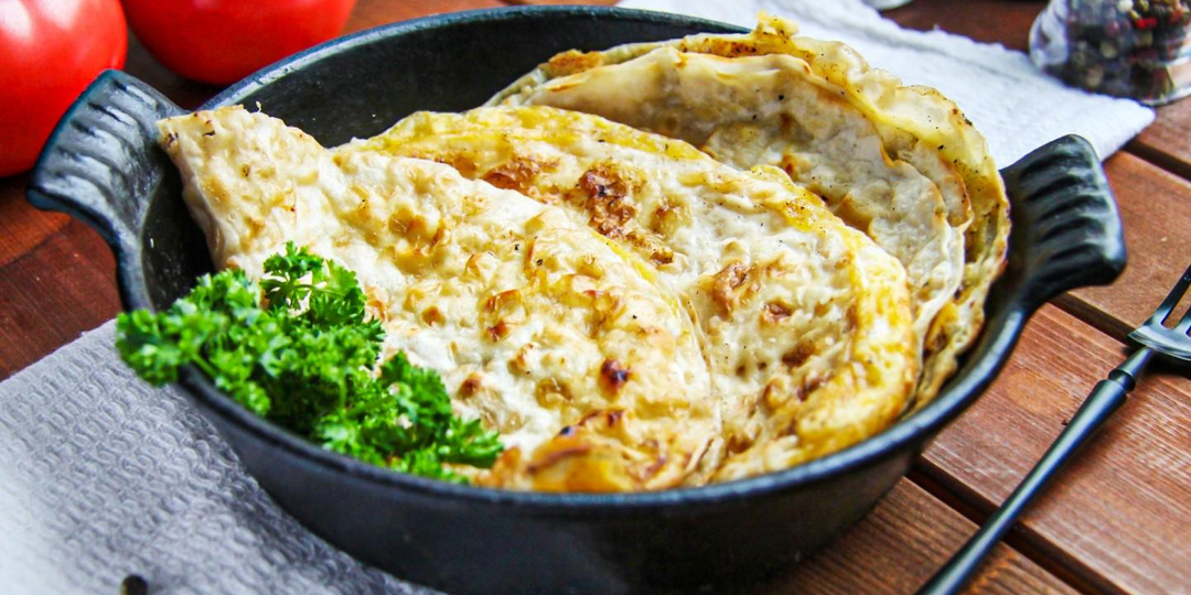 Лаваш с яйцом на сковороде – быстрый и вкусный завтрак