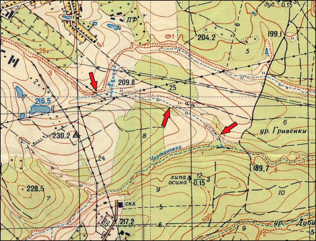 Коньковский овраг на карте Москвы 1968-го года
Название и его этимология. Коньковский овраг (Каменный ручей).
Первое название происходит от бывшего здесь села Коньково.
Каменный ручей — название дано по каменистому дну.
Местоположение. Ручей в ЮЗАО Москвы. Является левым притоком реки Чертановки. Протяжённость составляет 2,5 км. Площадь водосбора оценивается в 1 км2.
Берёт начало возле Профсоюзной улицы, проходит через Коньковские пруды рядом с улицей Введенского. Пересекает Севастопольский проспект и в Битцевском лесу уже протекает в открытом русле и сливается с Чертановкой.
Описание коллектора. Однониточный, выполнен из сборных железобетонных труб диаметром 1–1,6 м (уменьшается к истокам).
На дне есть ил и крупный мусор. Большая часть смотровых колодцев пригодна для спуска и подъёма.
Посещение в дождь опасно для жизни.