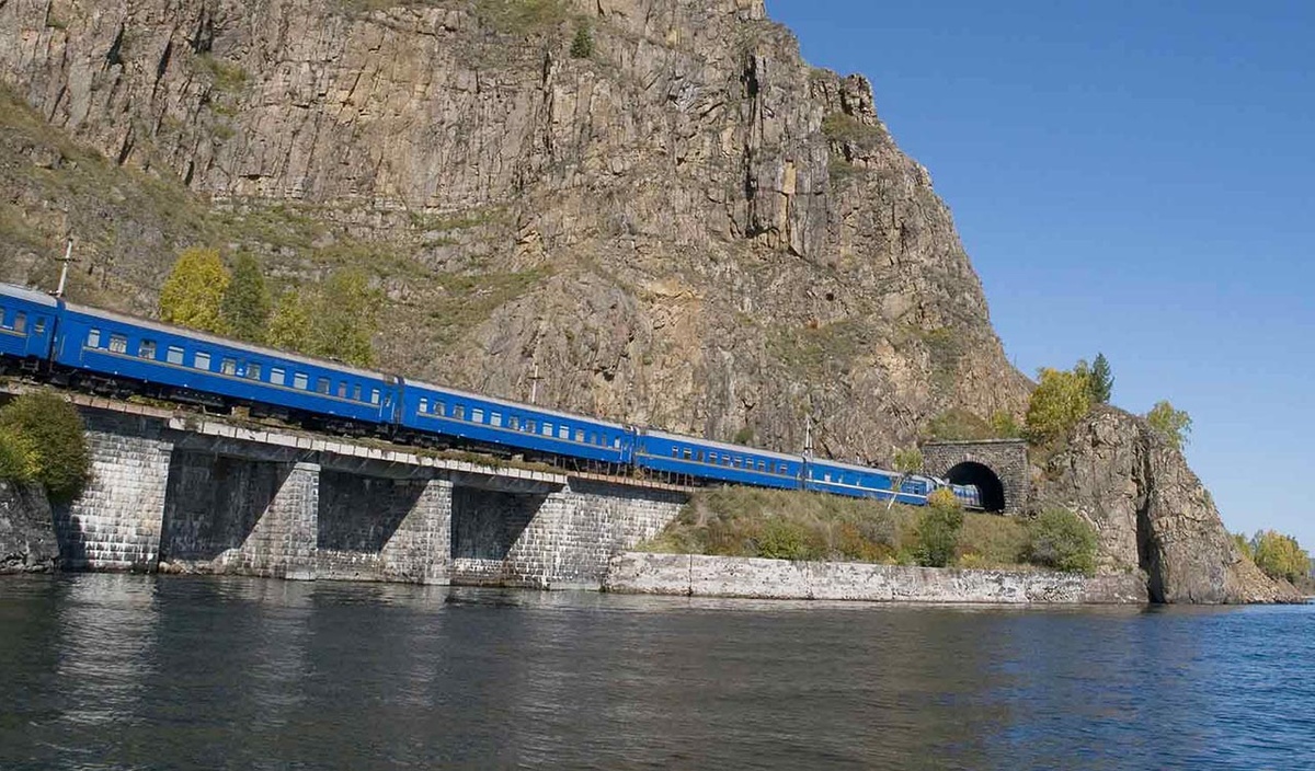    Призрачный поезд Сталина: рельсы, ведущие в прошлое