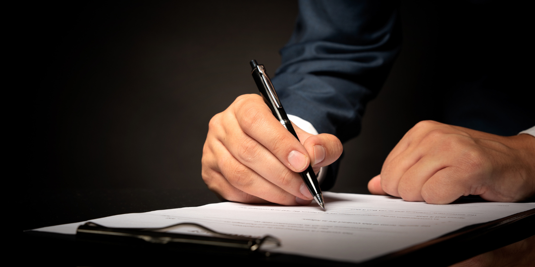 Как банки взыскивают долги без суда через нотариусов и как этому помешать