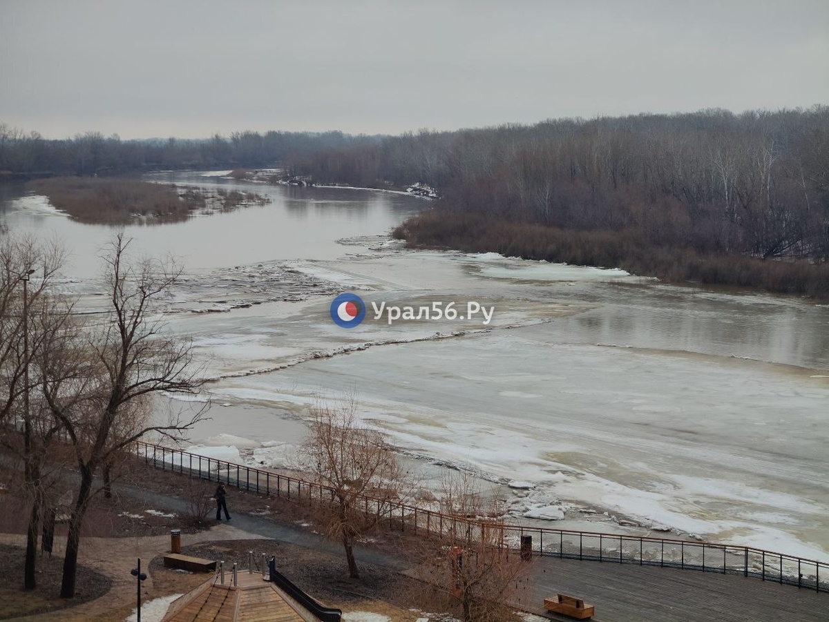    Ледоход на Урале в Оренбурге встал на паузу