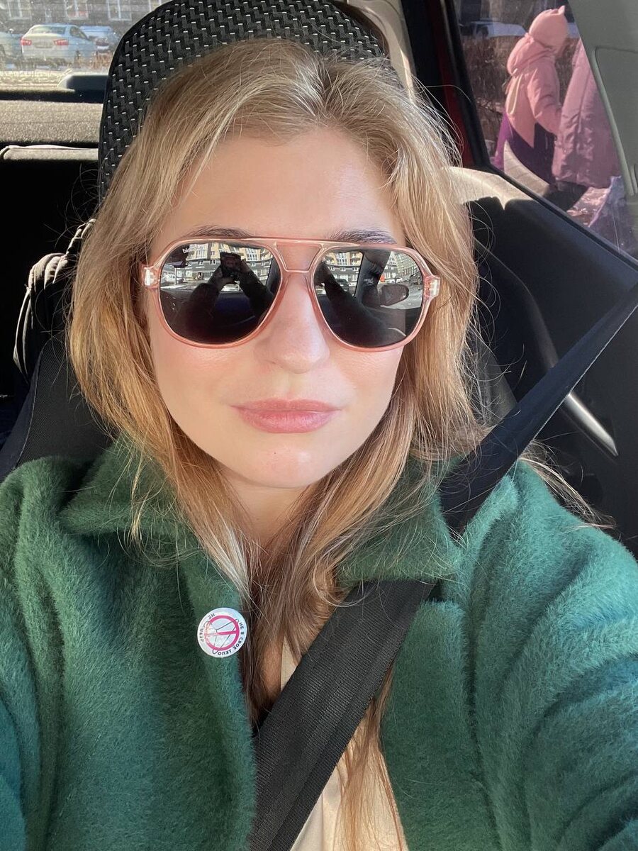 Селфи авторки