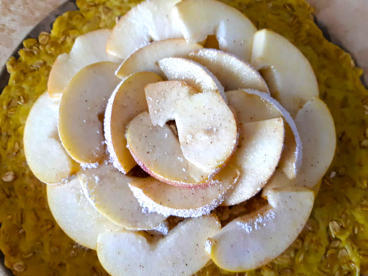 Яблоки горкой