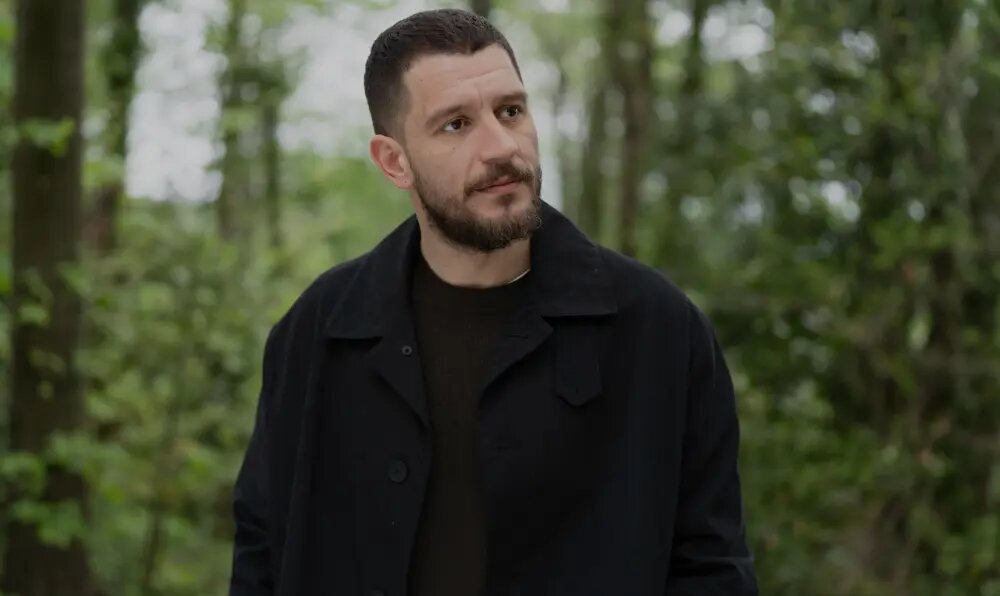 кадр из сериала "Спрячь меня"