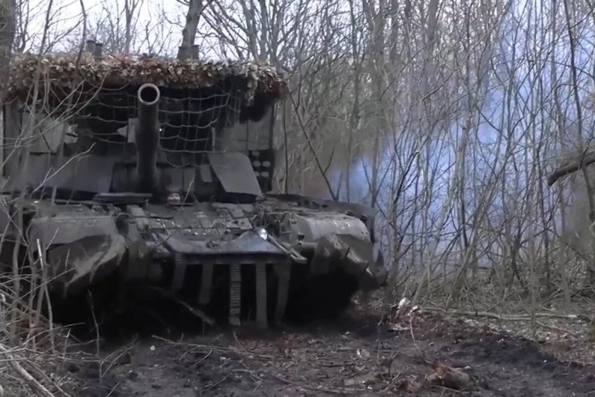    «ВХ»: в зоне СВО заметили обновлённый танк Т-72Б3М