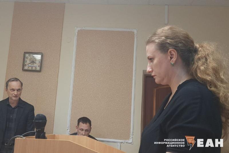    ЕАН / Глава банка "Оренбург" Белла Биктаева и Андрей Сивелькин в суде