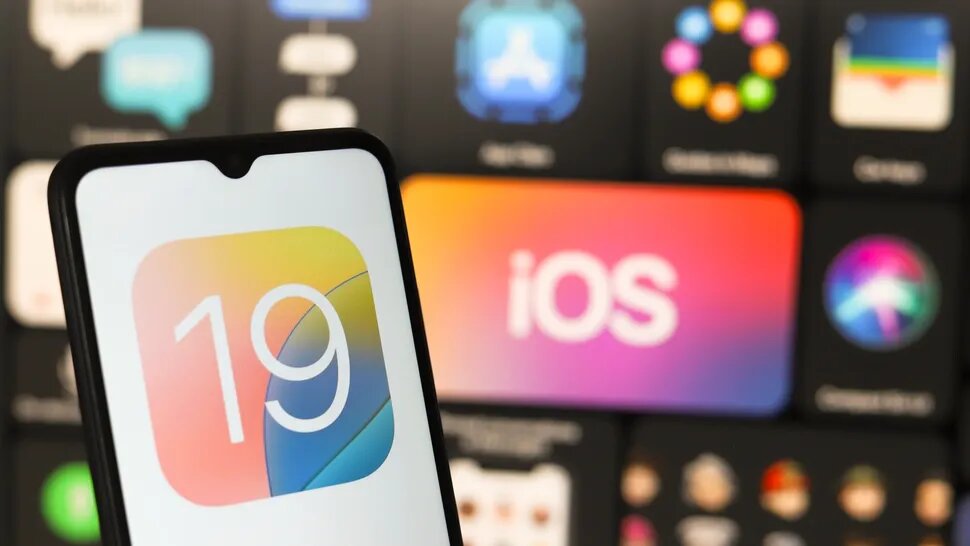 Логотип iOS 19 на iPhone
(Фото предоставлено Jackpress / Shutterstock)
