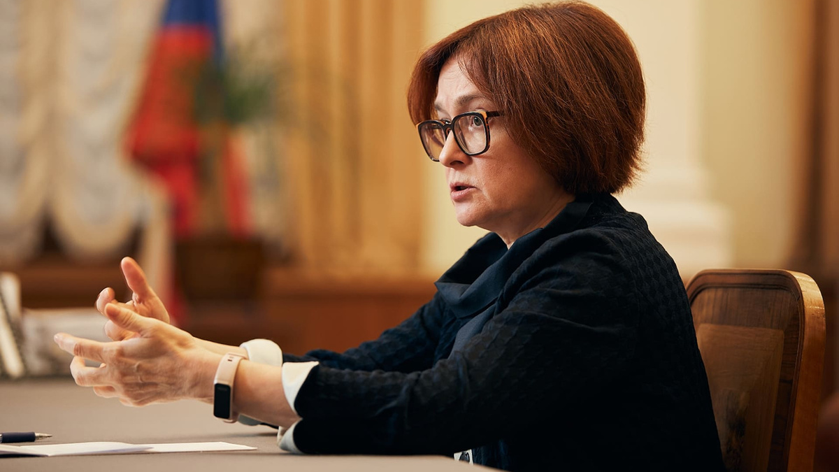 Рубль продолжает укрепляться: курс доллара всё ниже