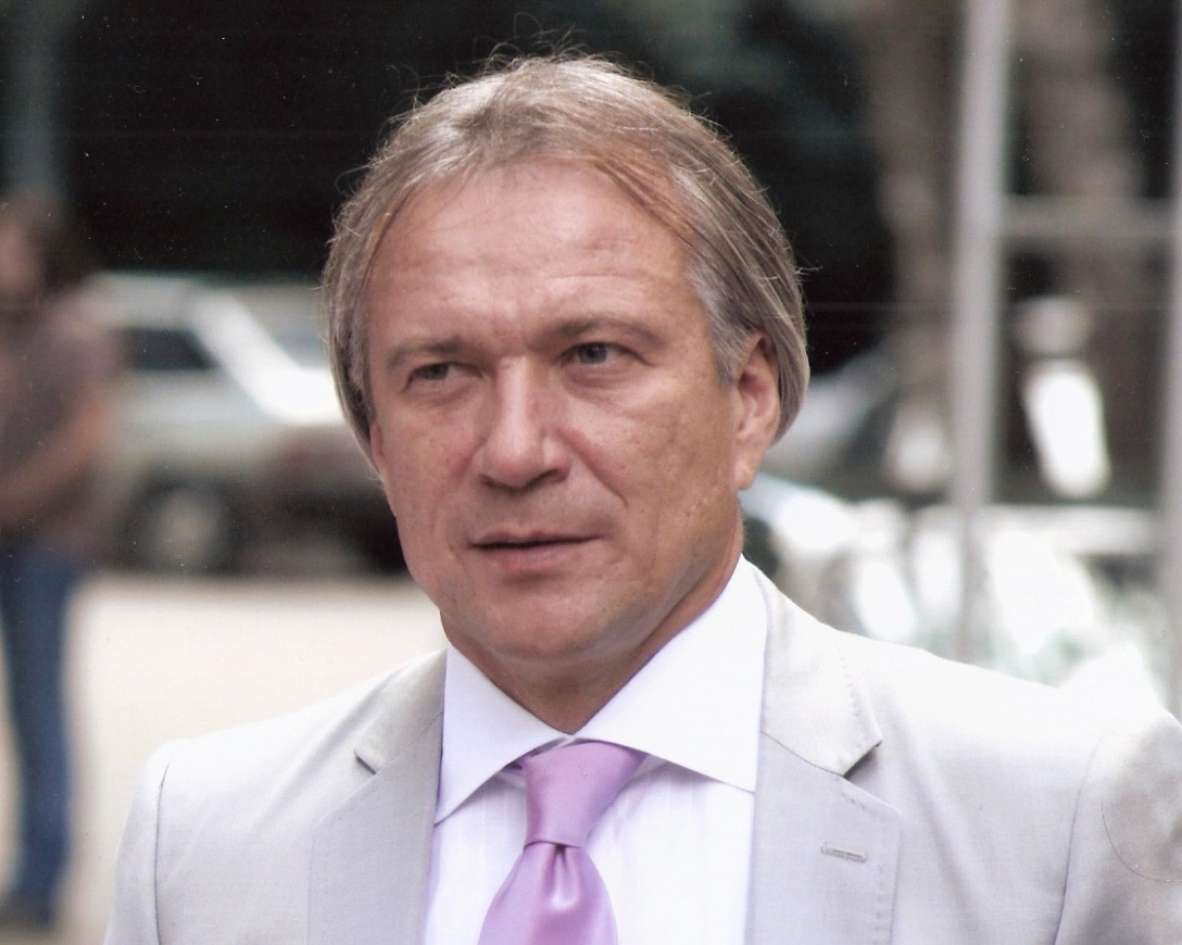 Олег Шишканов